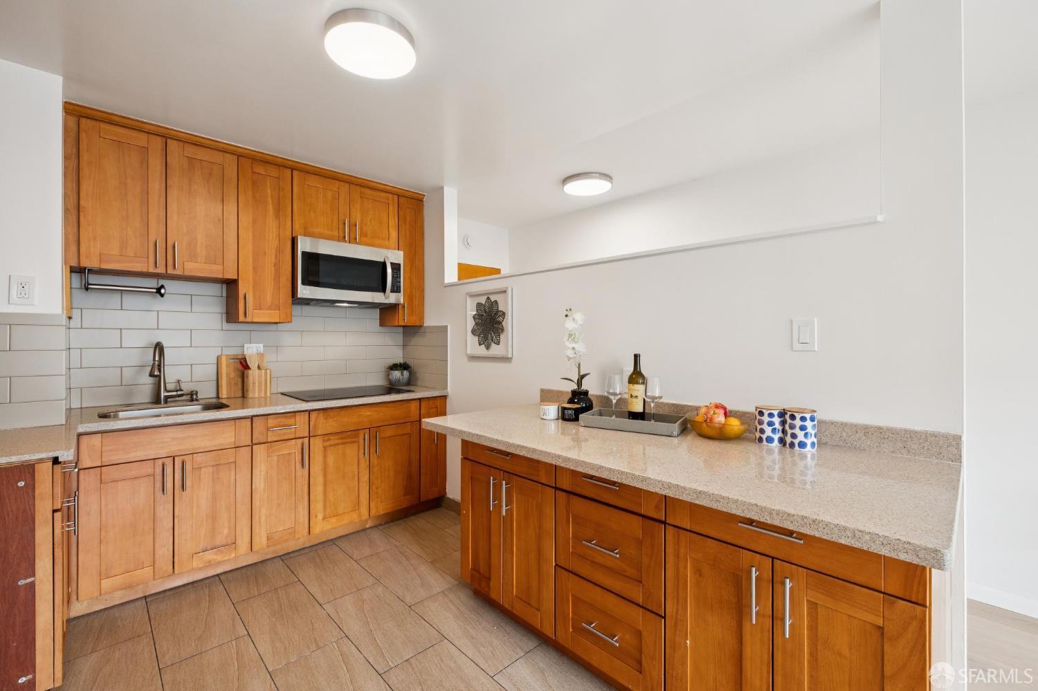 Detail Gallery Image 7 of 15 For 471 23rd Ave #1,  San Francisco,  CA 94121 - 2 Beds | 1 Baths