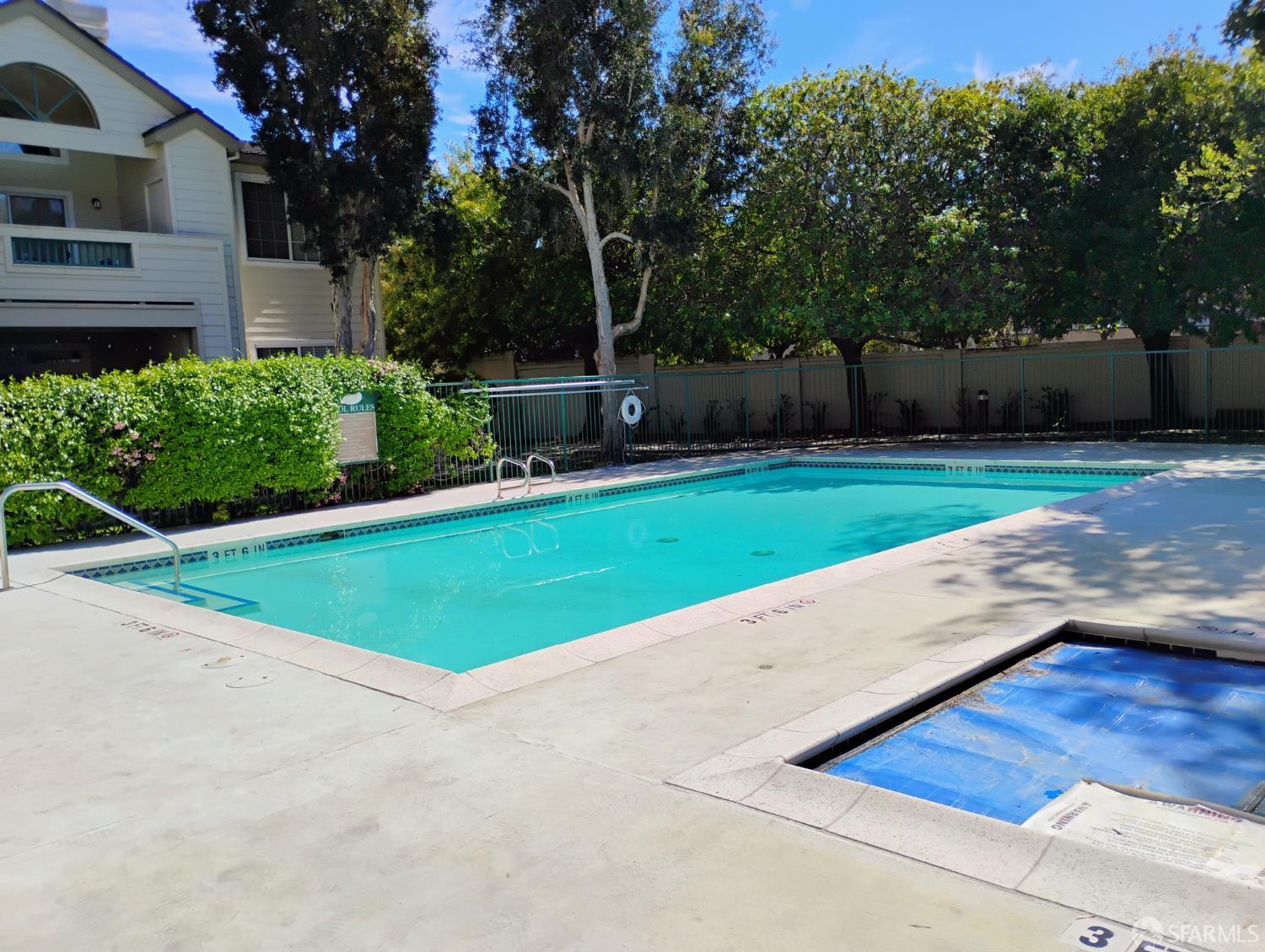 Detail Gallery Image 16 of 18 For 2902 Hastings Shore Ln, Redwood Shores,  CA 94065 - 1 Beds | 1 Baths