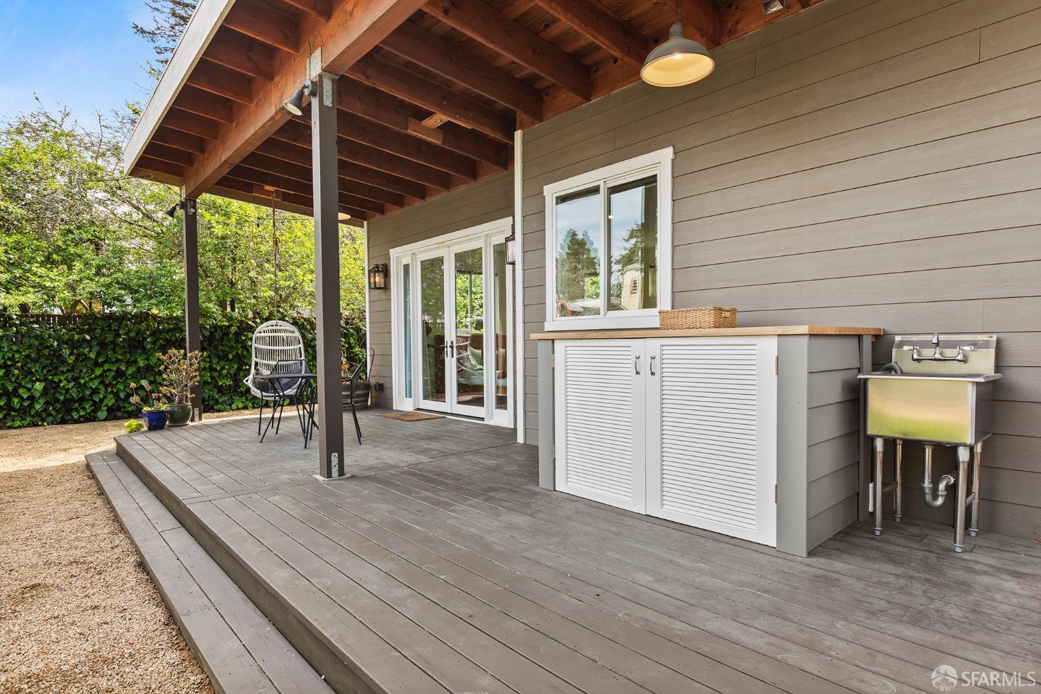 Detail Gallery Image 47 of 68 For 1610 Oregon St, Berkeley,  CA 94703 - 3 Beds | 2/1 Baths