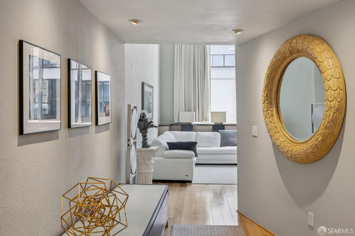 Detail Gallery Image 5 of 37 For 18 Lansing St #302,  San Francisco,  CA 94117 - 1 Beds | 1/1 Baths