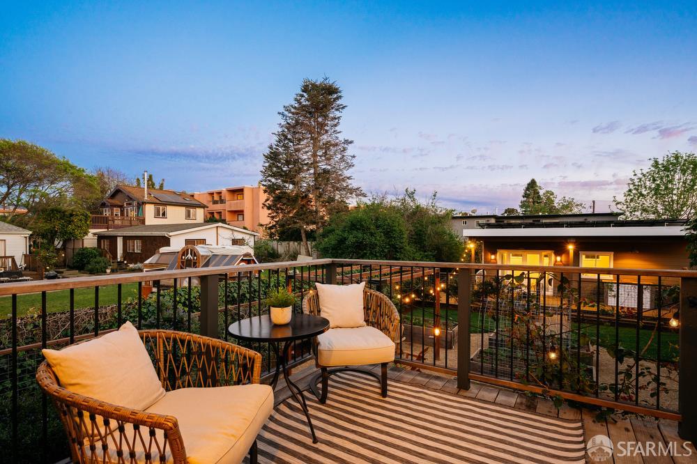 Detail Gallery Image 25 of 68 For 1610 Oregon St, Berkeley,  CA 94703 - 3 Beds | 2/1 Baths