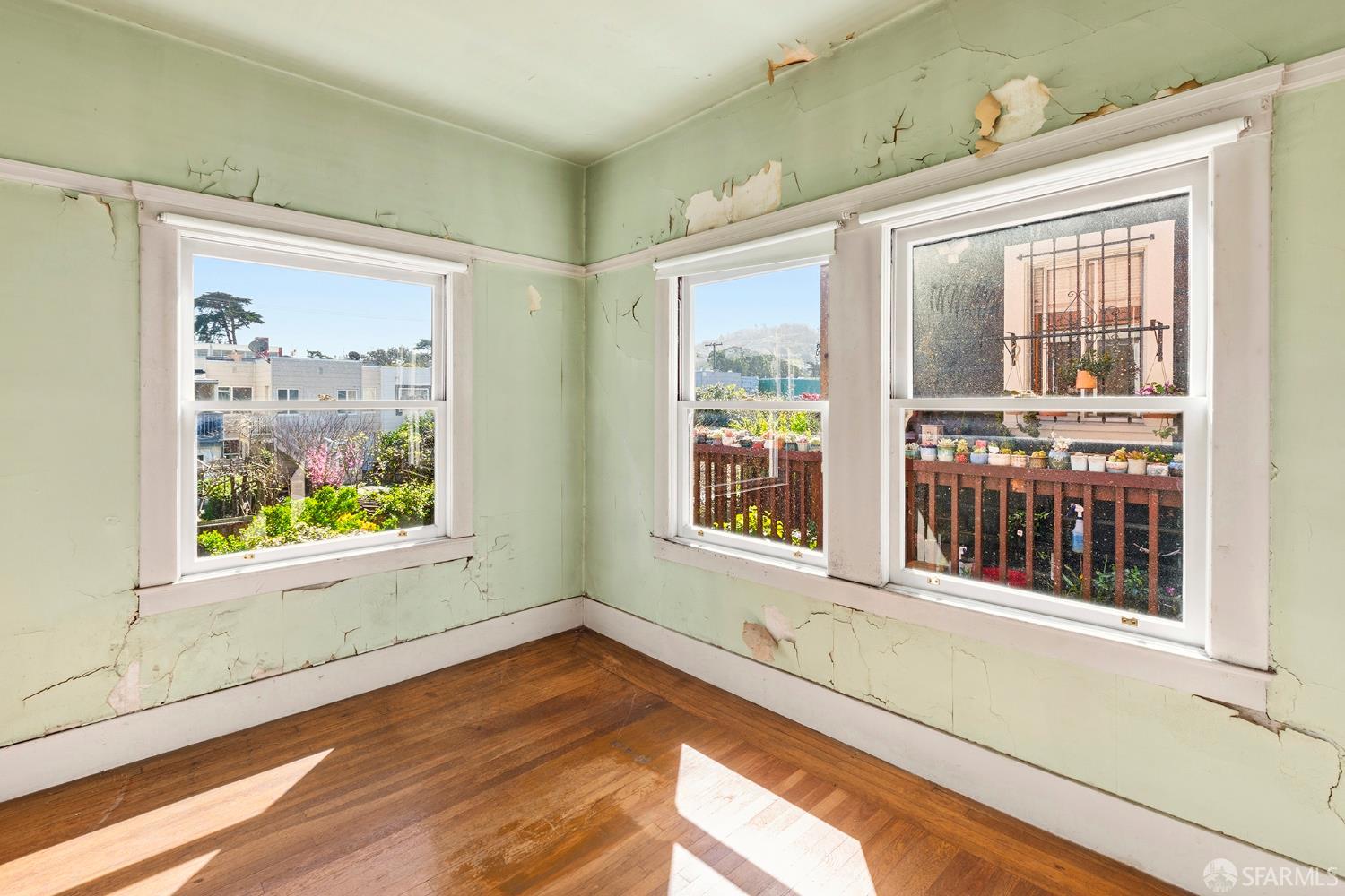 Detail Gallery Image 9 of 26 For 711 Vienna St, San Francisco,  CA 94112 - 2 Beds | 1 Baths