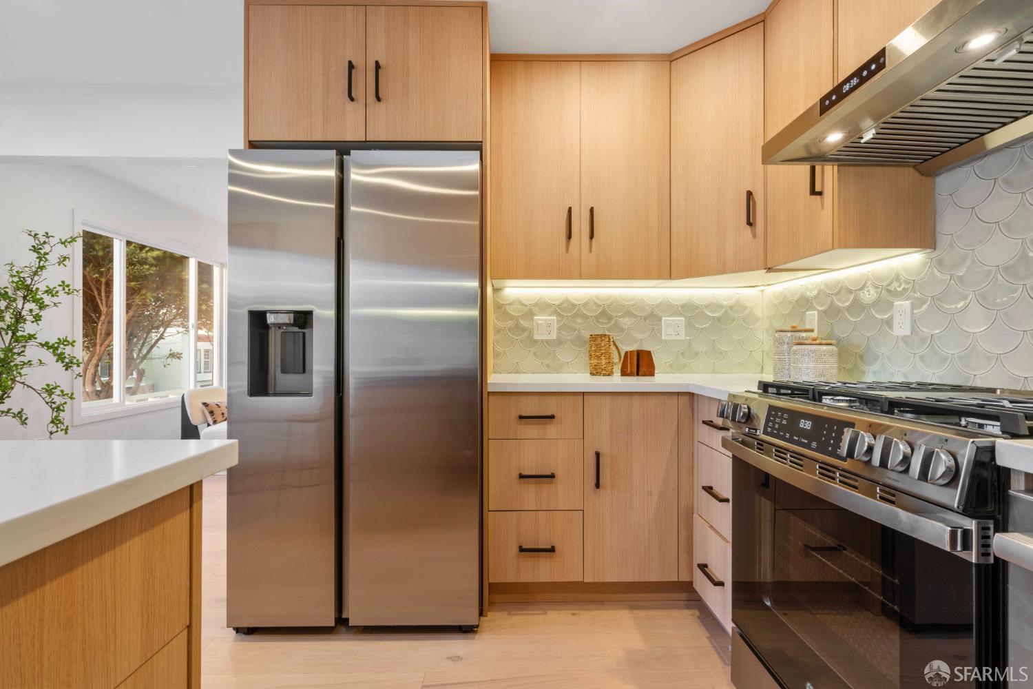 Detail Gallery Image 17 of 86 For 147 Gaven St, San Francisco,  CA 94134 - 3 Beds | 3 Baths