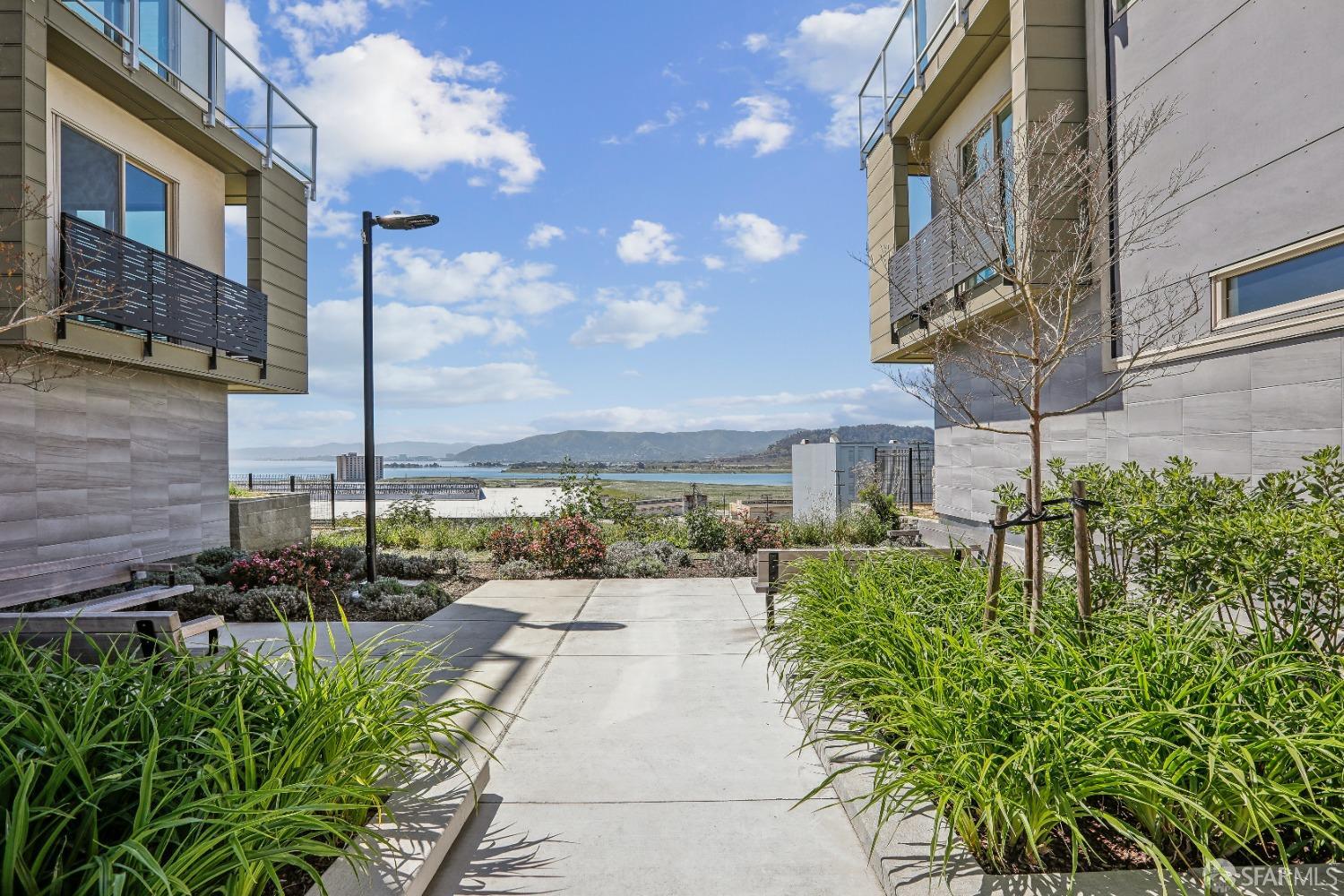 Detail Gallery Image 15 of 44 For 52 Kirkwood Ave #416,  San Francisco,  CA 94124 - 2 Beds | 2 Baths