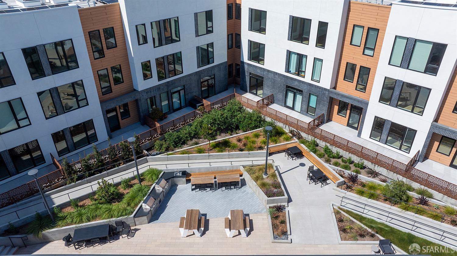 Detail Gallery Image 11 of 44 For 52 Kirkwood Ave #416,  San Francisco,  CA 94124 - 2 Beds | 2 Baths