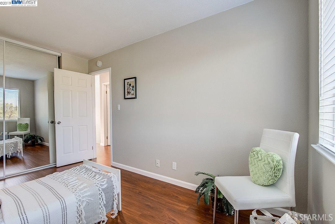 Detail Gallery Image 13 of 59 For 1036 Clubhouse Dr, Hayward,  CA 94541 - 3 Beds | 2/1 Baths