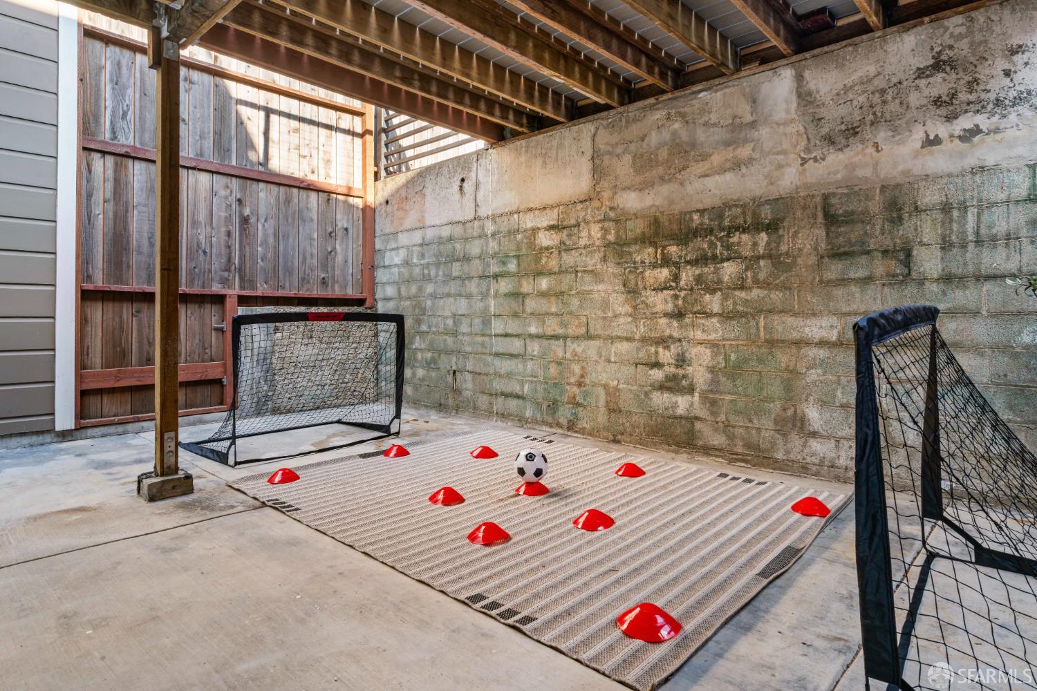 Detail Gallery Image 51 of 86 For 147 Gaven St, San Francisco,  CA 94134 - 3 Beds | 3 Baths