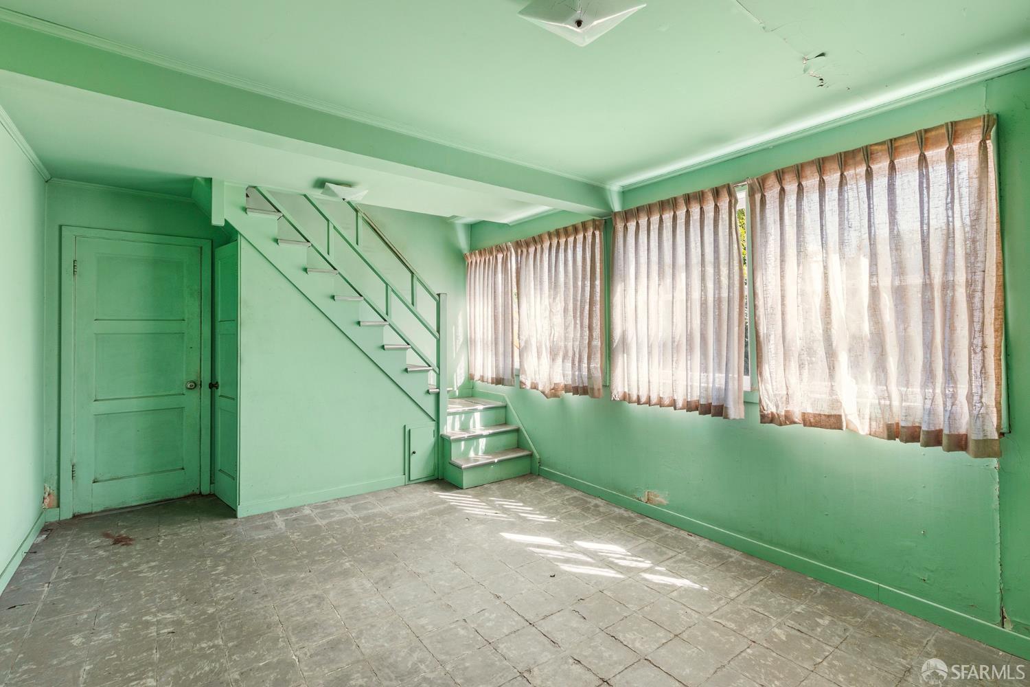 Detail Gallery Image 11 of 26 For 711 Vienna St, San Francisco,  CA 94112 - 2 Beds | 1 Baths