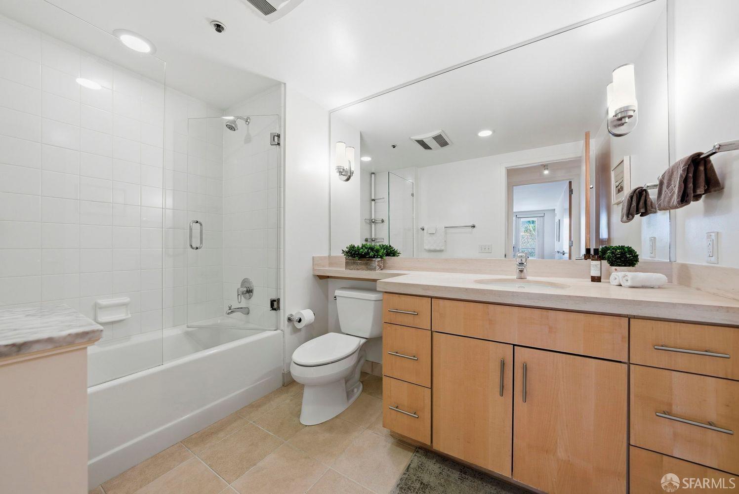 Detail Gallery Image 31 of 68 For 750 Van Ness Ave #205,  San Francisco,  CA 94102 - 1 Beds | 1 Baths