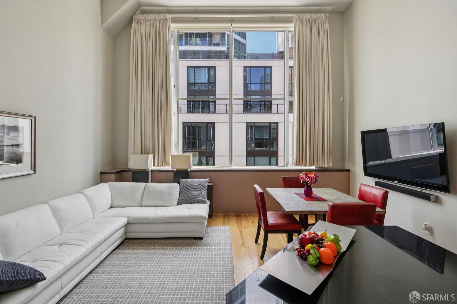 Detail Gallery Image 7 of 37 For 18 Lansing St #302,  San Francisco,  CA 94117 - 1 Beds | 1/1 Baths