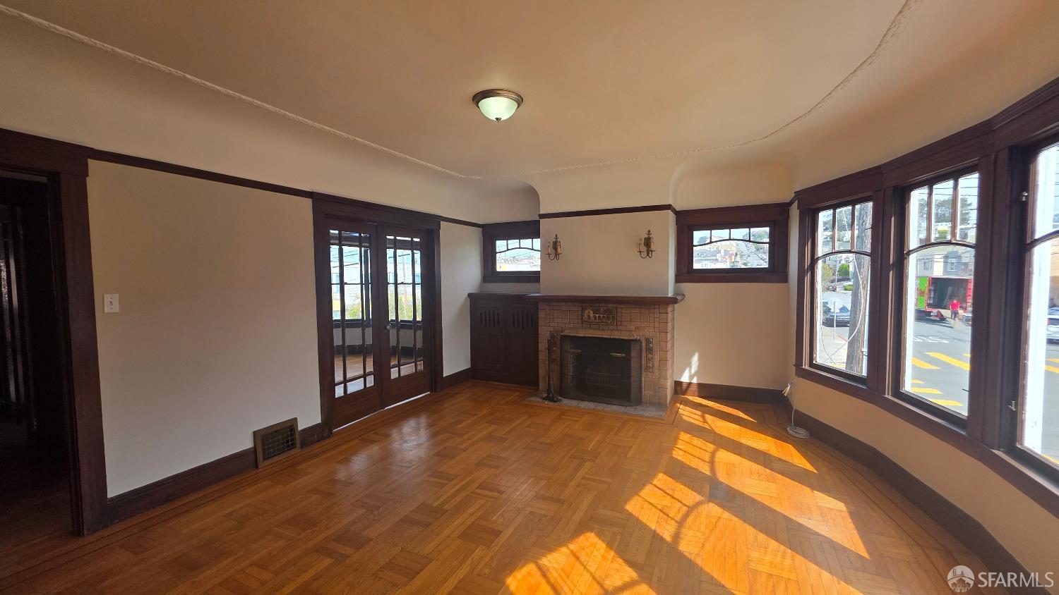 Detail Gallery Image 6 of 31 For 2601 24th Ave, San Francisco,  CA 94116 - 4 Beds | 2 Baths