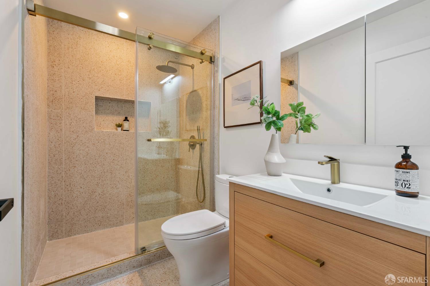 Detail Gallery Image 38 of 86 For 147 Gaven St, San Francisco,  CA 94134 - 3 Beds | 3 Baths