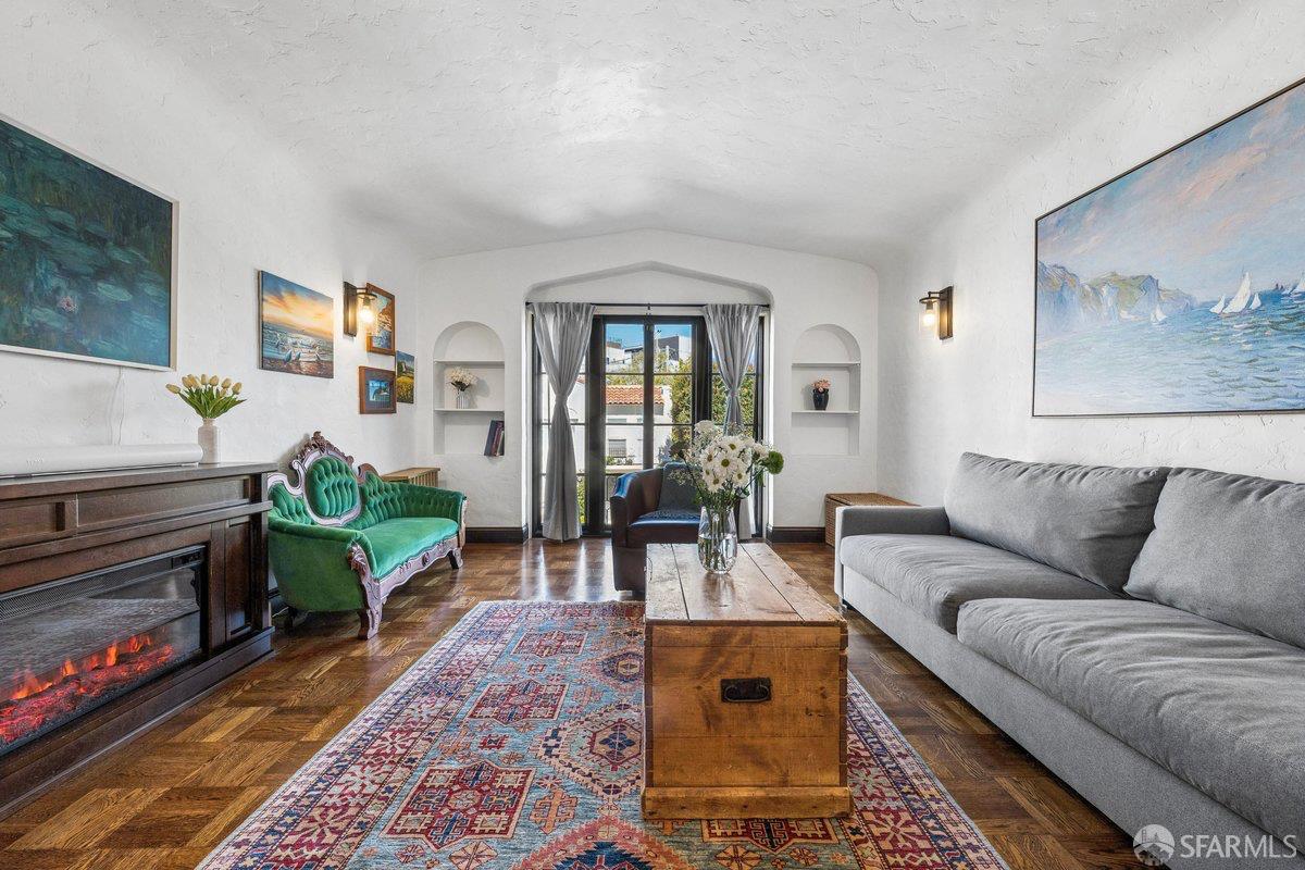 Detail Gallery Image 9 of 39 For 15 Rico Way #1,  San Francisco,  CA 94123 - 2 Beds | 1/1 Baths