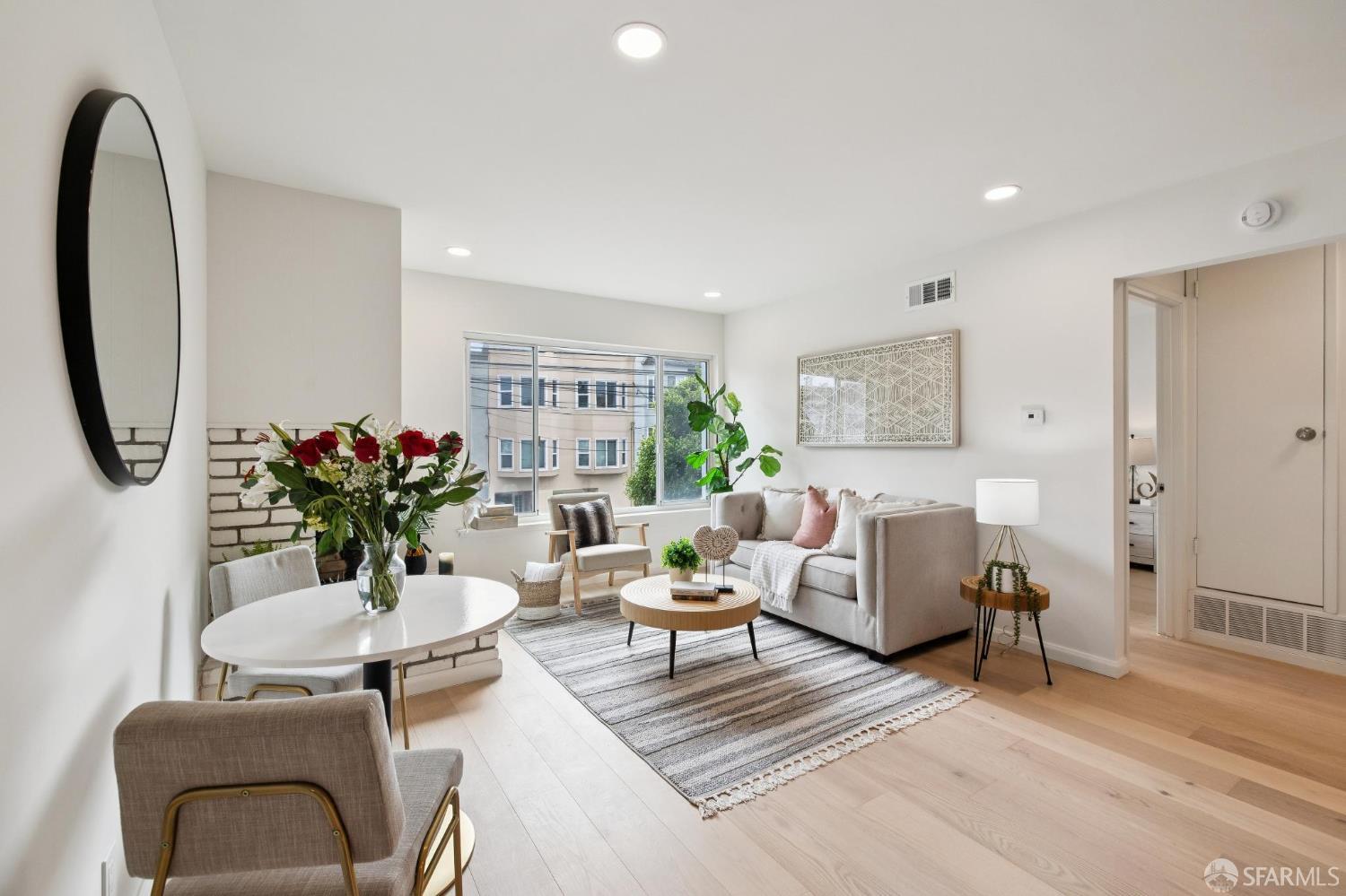 Detail Gallery Image 3 of 15 For 471 23rd Ave #1,  San Francisco,  CA 94121 - 2 Beds | 1 Baths