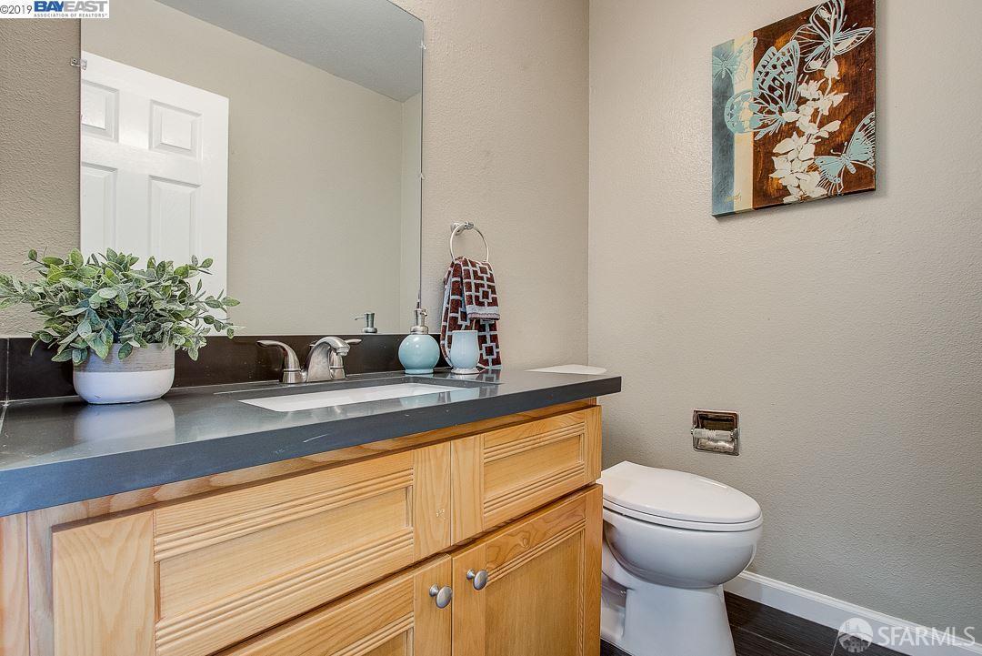 Detail Gallery Image 24 of 59 For 1036 Clubhouse Dr, Hayward,  CA 94541 - 3 Beds | 2/1 Baths