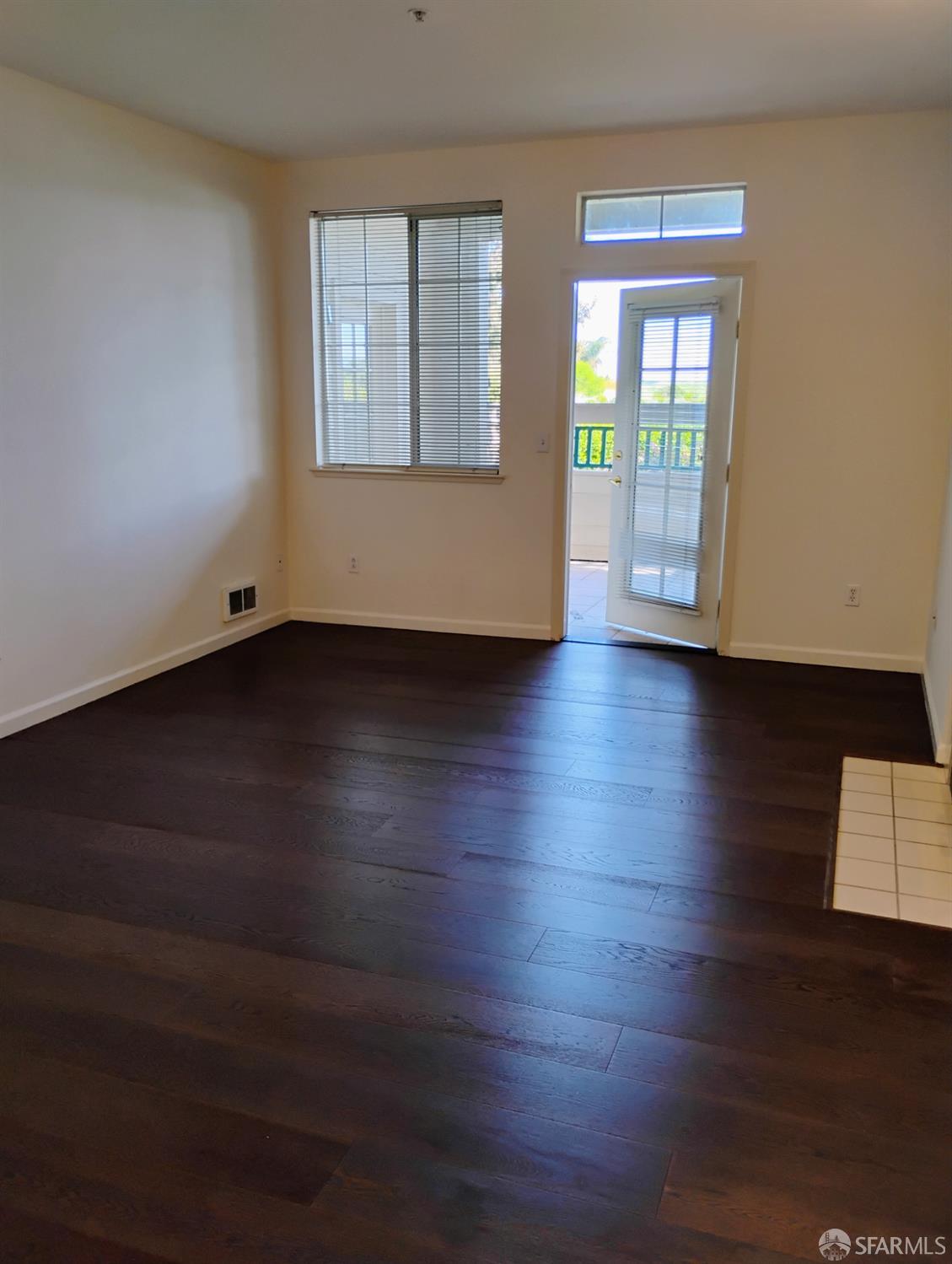 Detail Gallery Image 3 of 18 For 2902 Hastings Shore Ln, Redwood Shores,  CA 94065 - 1 Beds | 1 Baths