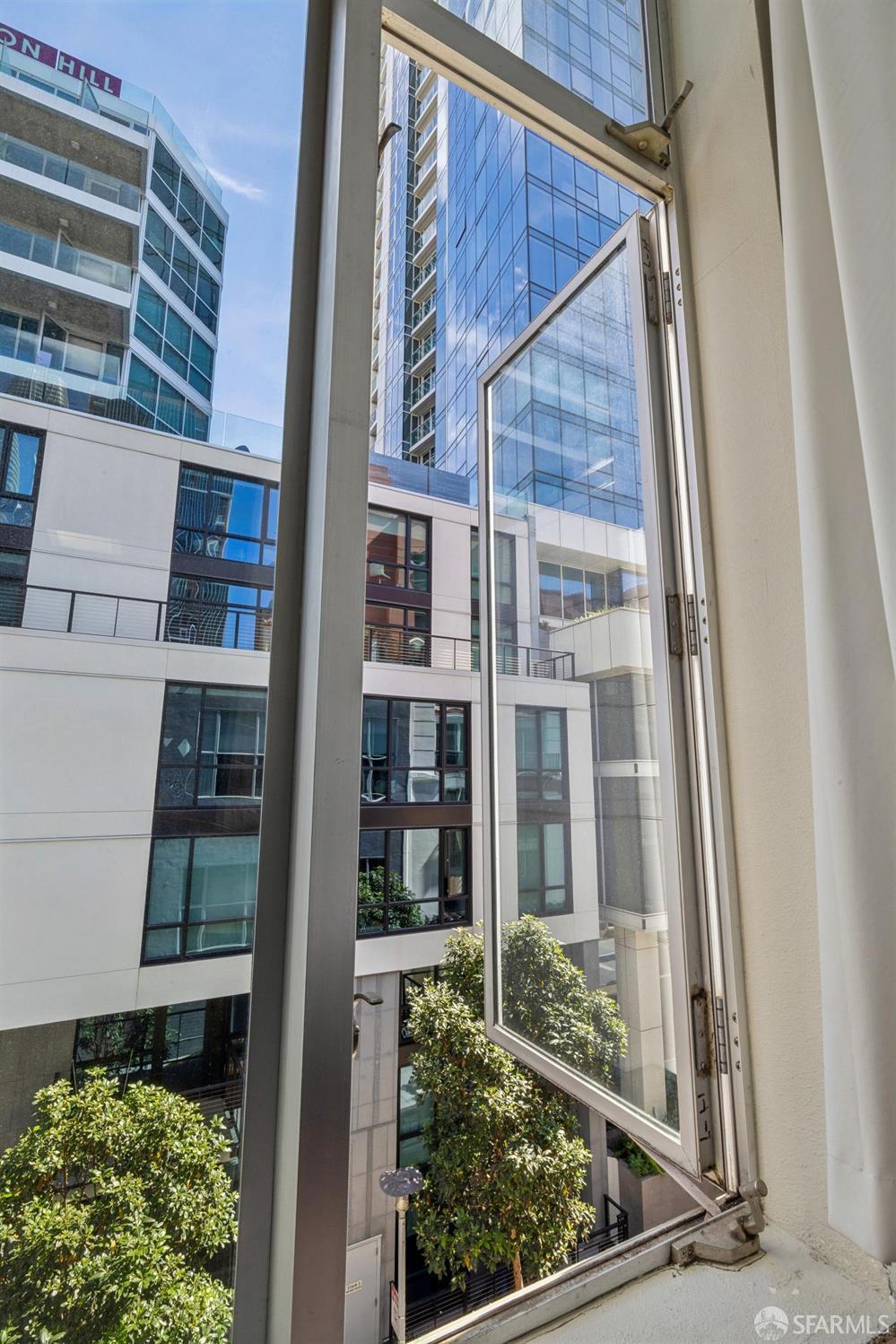 Detail Gallery Image 9 of 37 For 18 Lansing St #302,  San Francisco,  CA 94117 - 1 Beds | 1/1 Baths