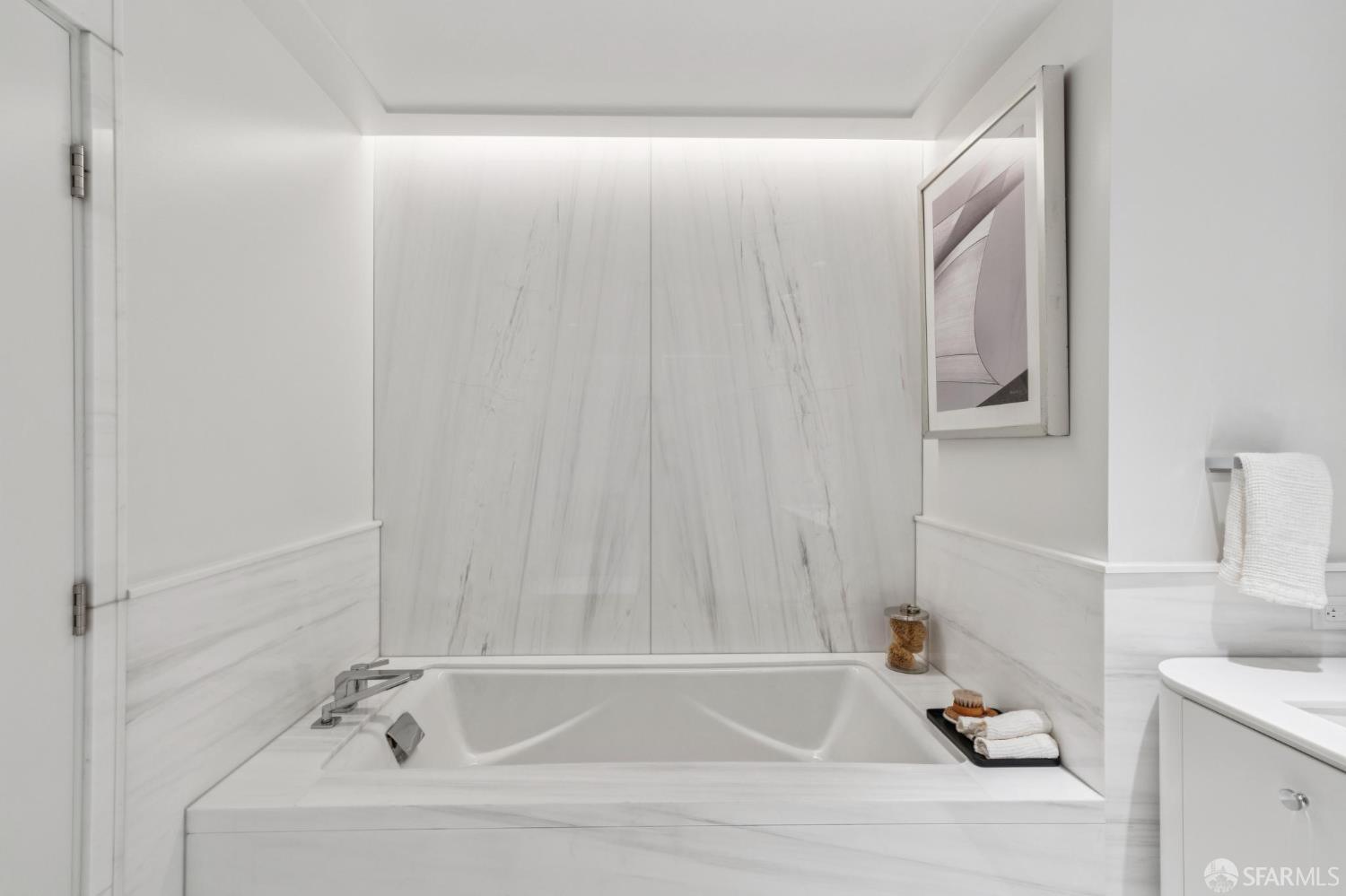 Photo #49: 426115342 Listing: Photo #49