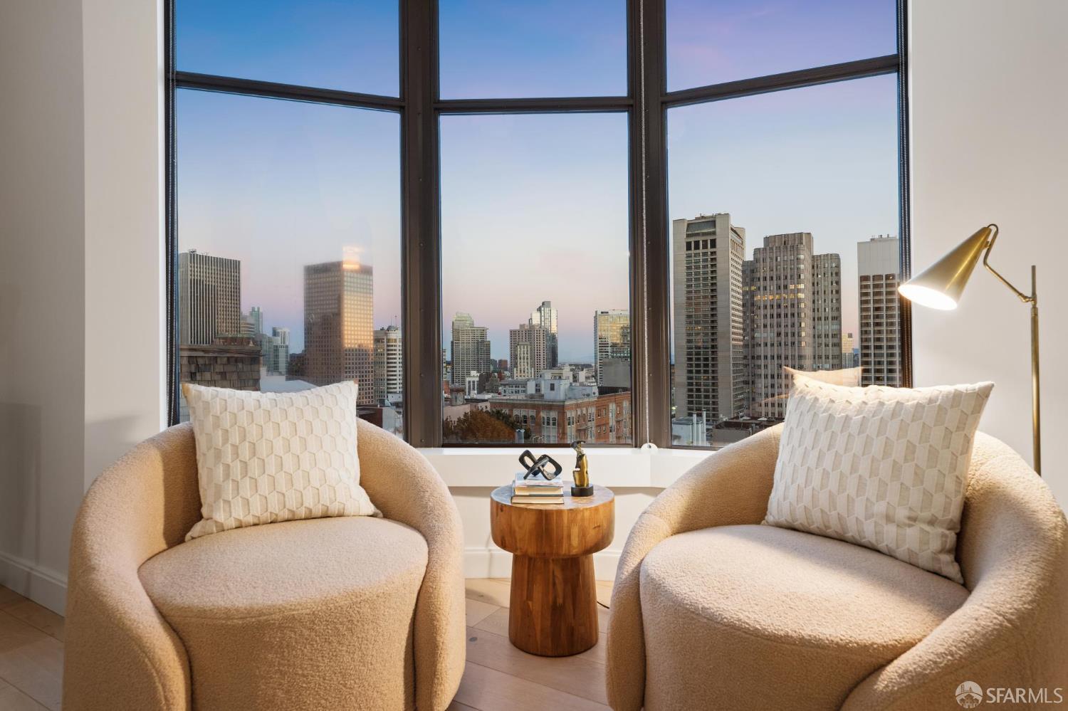 Photo #5: 426115342 Listing: Photo #5