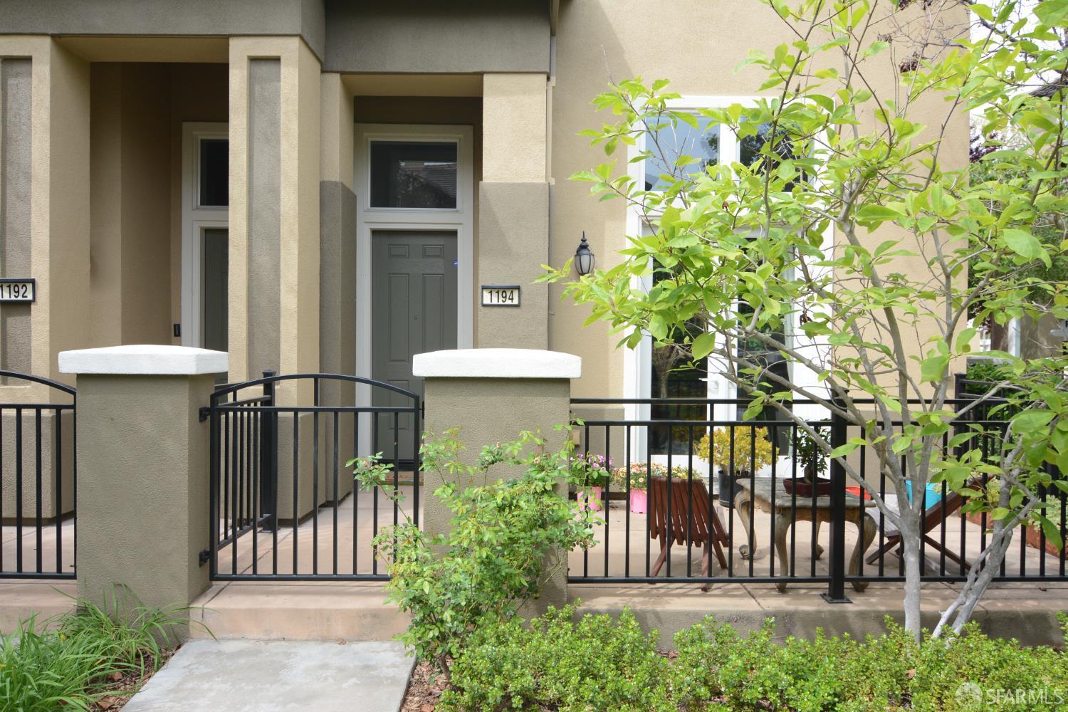 Detail Gallery Image 9 of 31 For 1194 Gliessen Ter, Sunnyvale,  CA 94089 - 2 Beds | 2/1 Baths