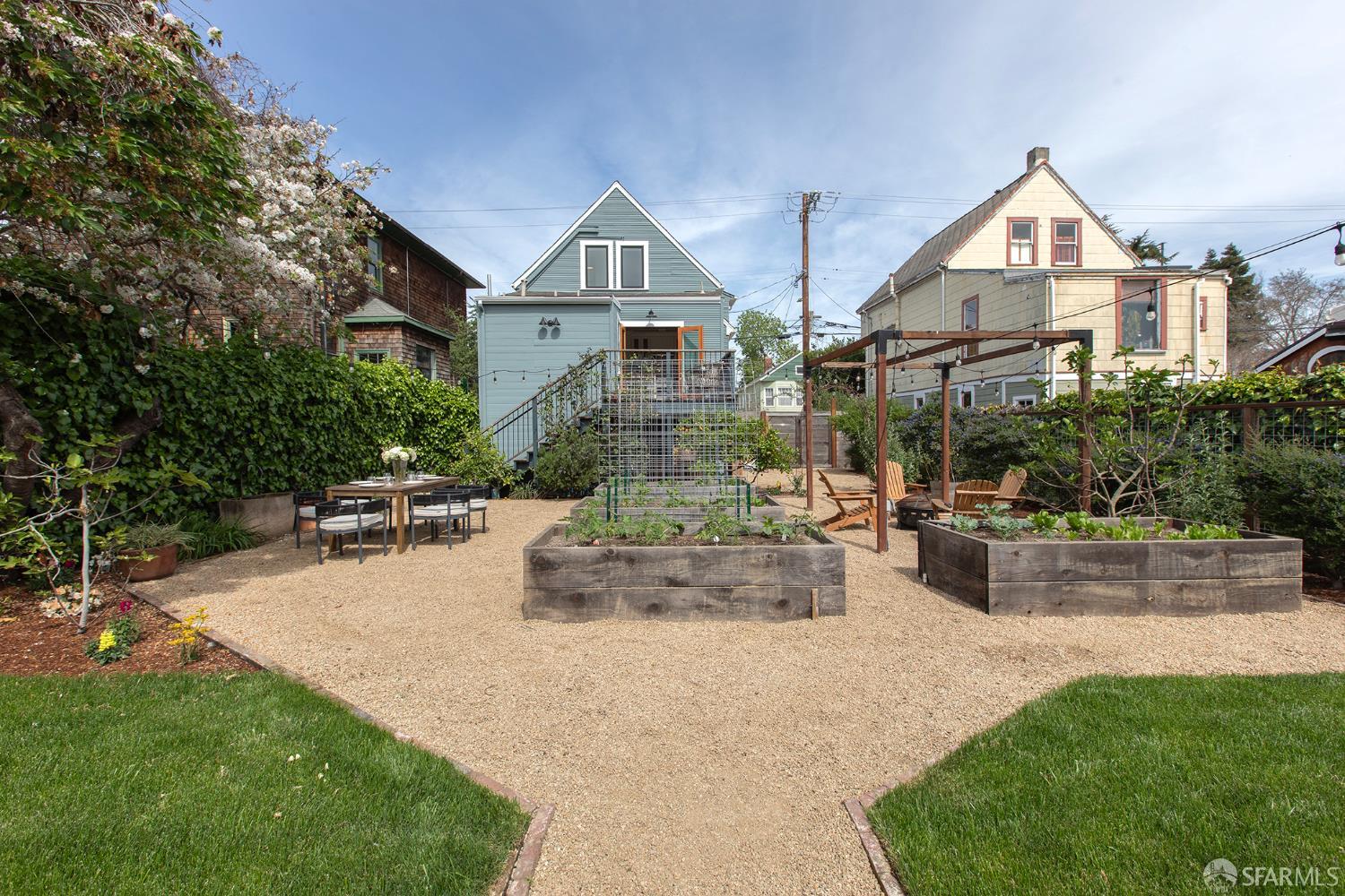 Detail Gallery Image 57 of 68 For 1610 Oregon St, Berkeley,  CA 94703 - 3 Beds | 2/1 Baths