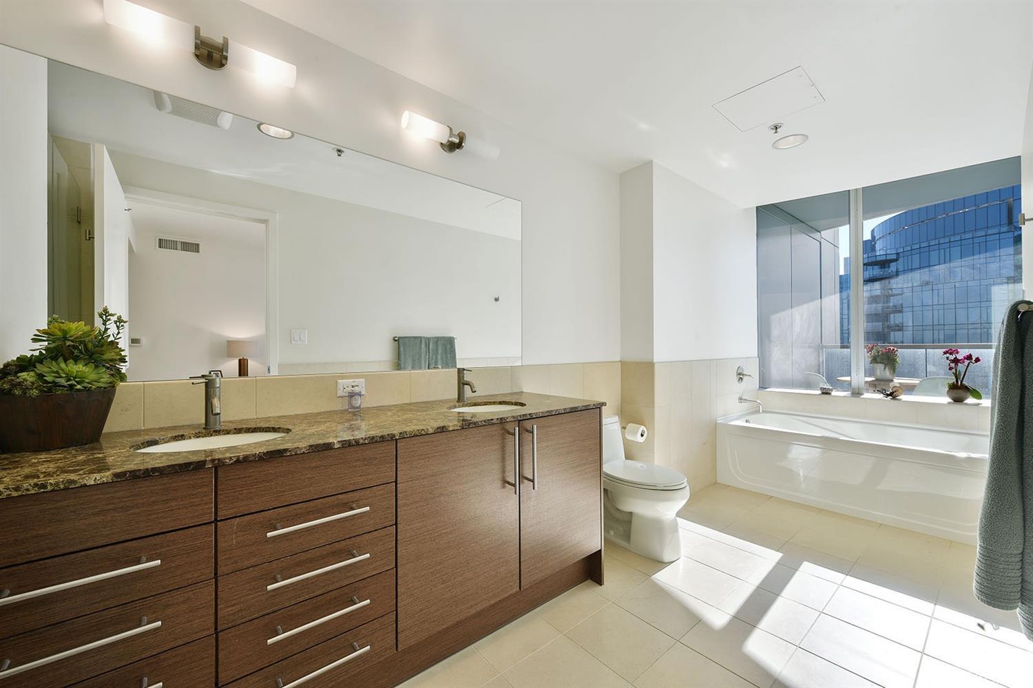 Detail Gallery Image 12 of 26 For 338 Spear St #34F,  San Francisco,  CA 94556 - 3 Beds | 2 Baths