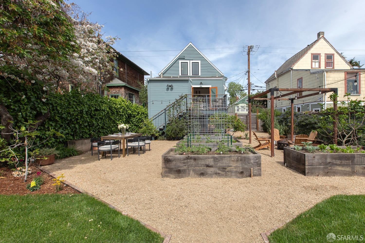 Detail Gallery Image 58 of 68 For 1610 Oregon St, Berkeley,  CA 94703 - 3 Beds | 2/1 Baths