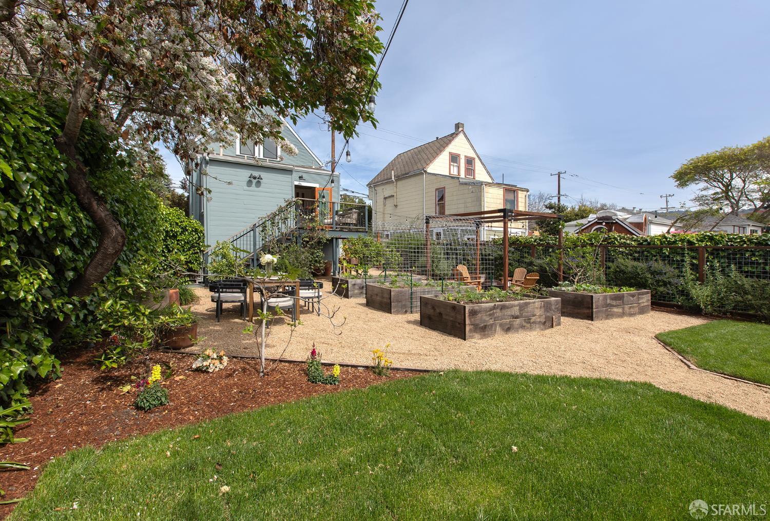 Detail Gallery Image 56 of 68 For 1610 Oregon St, Berkeley,  CA 94703 - 3 Beds | 2/1 Baths