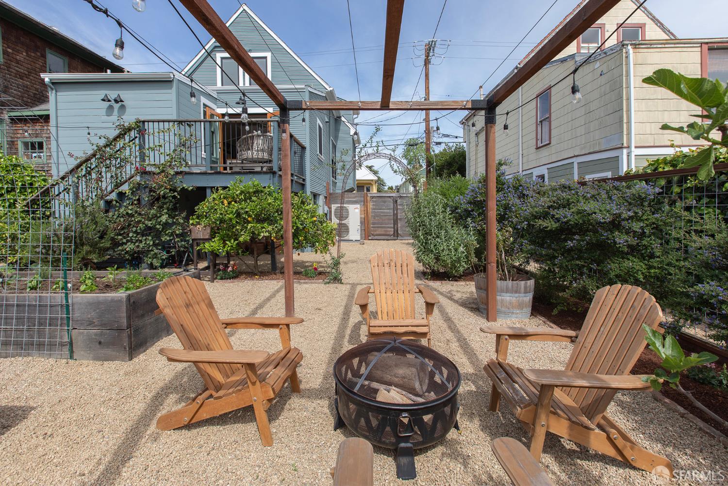 Detail Gallery Image 53 of 68 For 1610 Oregon St, Berkeley,  CA 94703 - 3 Beds | 2/1 Baths