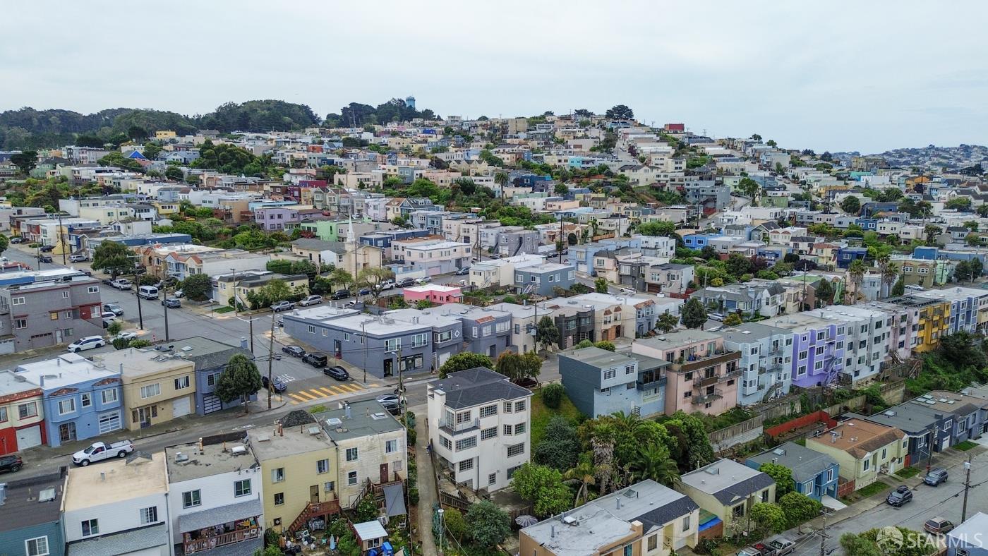 Detail Gallery Image 5 of 60 For 743 Silver Ave, San Francisco,  CA 94134 - 5 Beds | 6 Baths