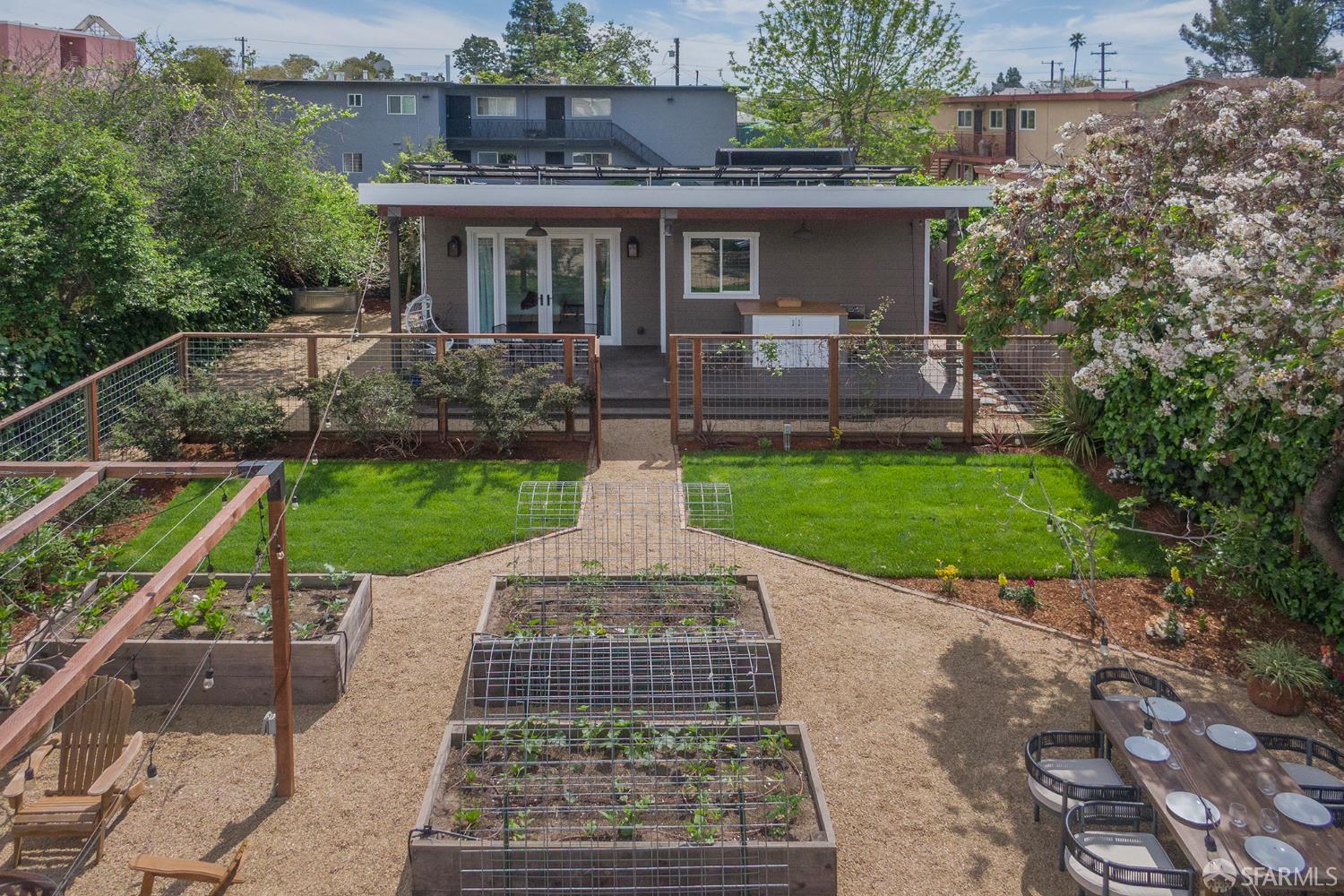 Detail Gallery Image 66 of 68 For 1610 Oregon St, Berkeley,  CA 94703 - 3 Beds | 2/1 Baths