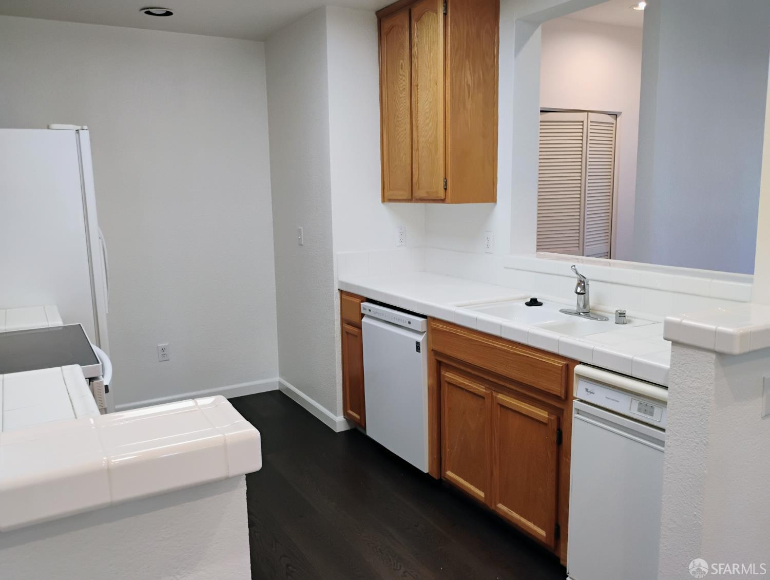 Detail Gallery Image 11 of 18 For 2902 Hastings Shore Ln, Redwood Shores,  CA 94065 - 1 Beds | 1 Baths