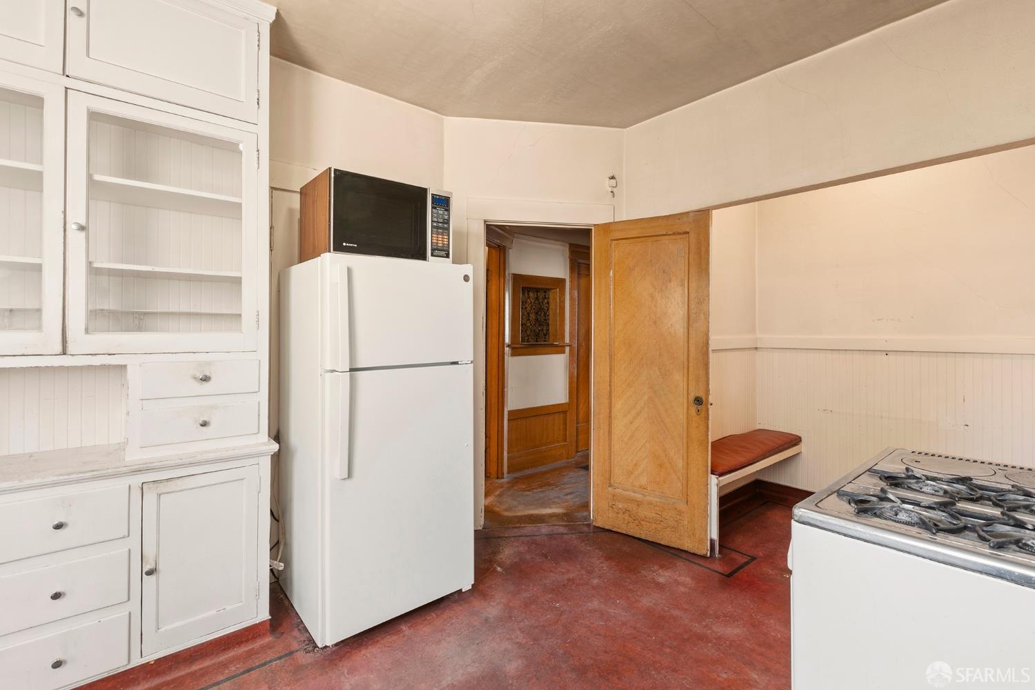 Detail Gallery Image 5 of 26 For 711 Vienna St, San Francisco,  CA 94112 - 2 Beds | 1 Baths