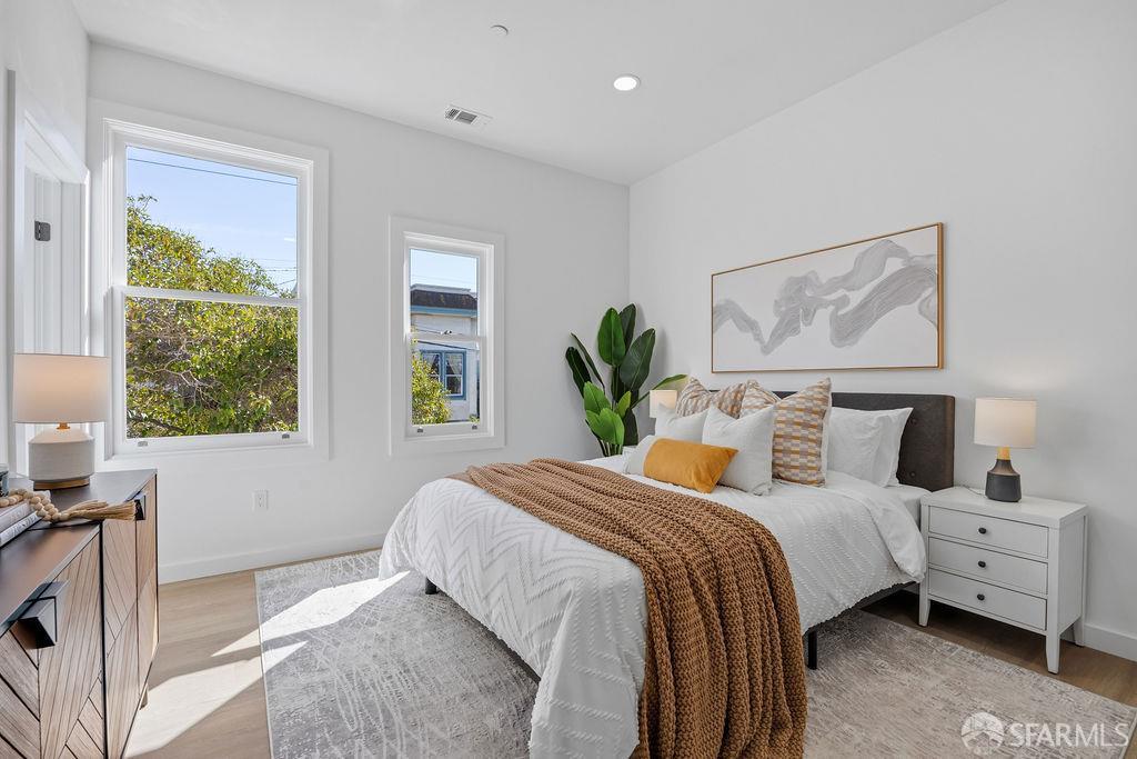 Detail Gallery Image 3 of 27 For 2730 23rd St, San Francisco,  CA 94110 - – Beds | – Baths