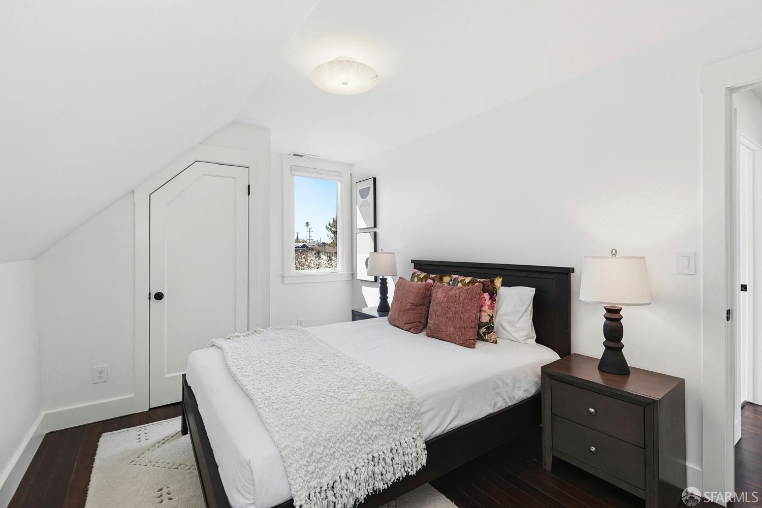 Detail Gallery Image 35 of 68 For 1610 Oregon St, Berkeley,  CA 94703 - 3 Beds | 2/1 Baths