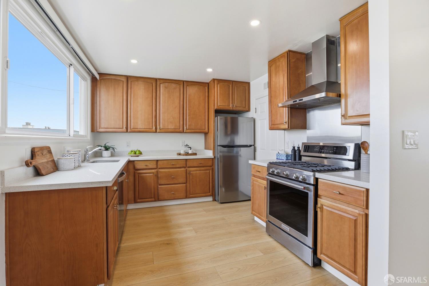 Detail Gallery Image 8 of 25 For 98 Creston Ave, Daly City,  CA 94015 - 2 Beds | 1 Baths