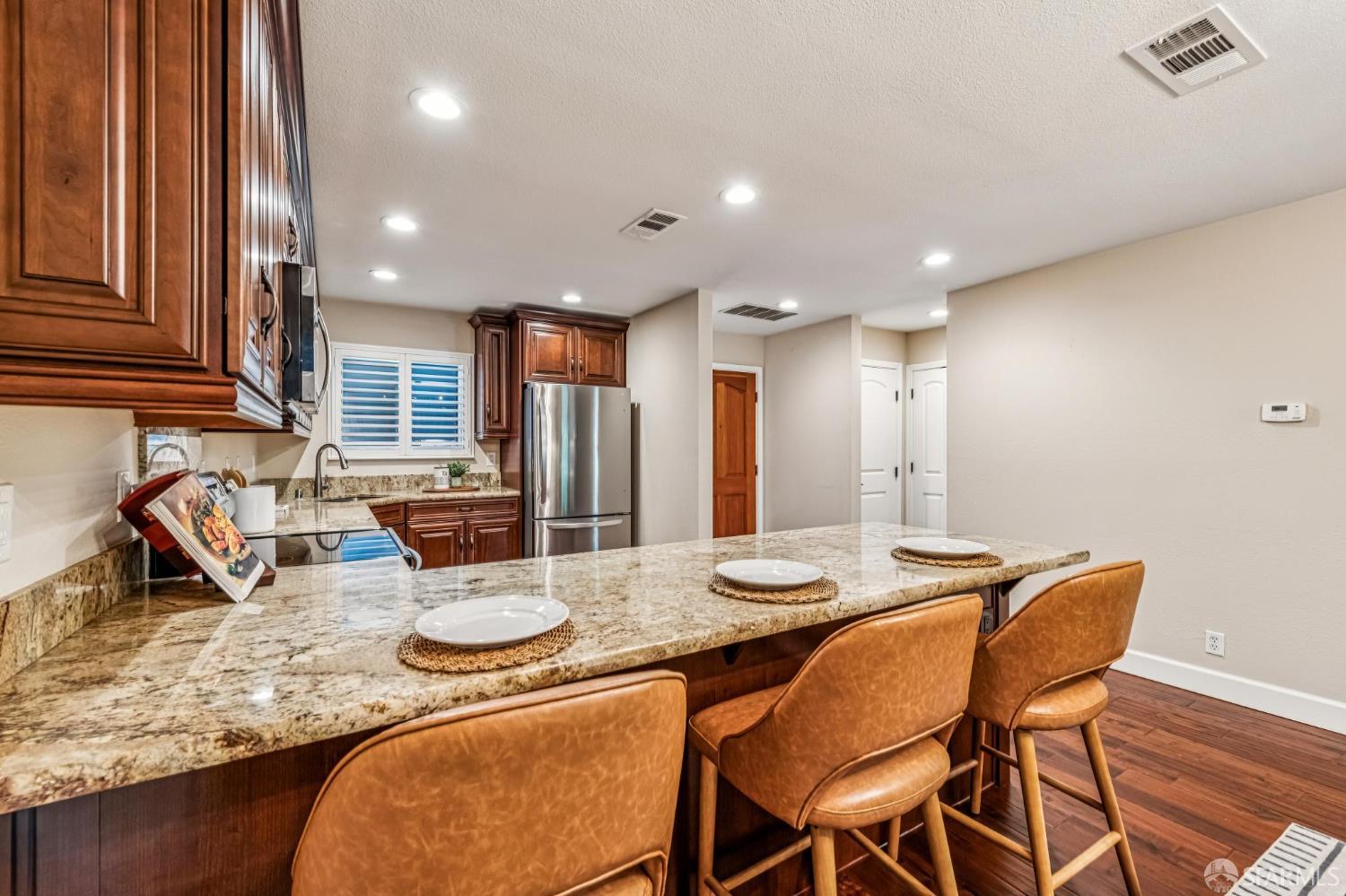 Detail Gallery Image 10 of 46 For 1652 San Miguel Dr, Walnut Creek,  CA 94596 - 1 Beds | 1/1 Baths