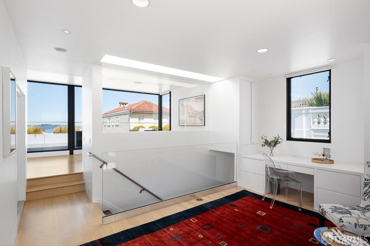 Detail Gallery Image 39 of 57 For 2830 Pacific Ave, San Francisco,  CA 94115 - 6 Beds | 6/2 Baths