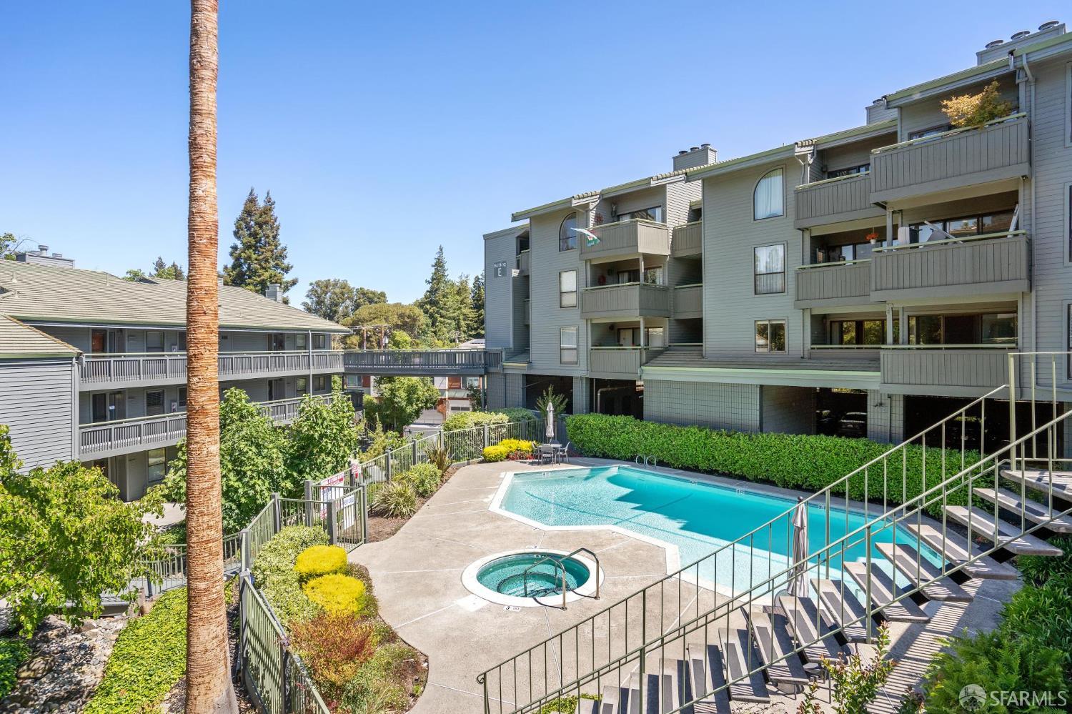 Detail Gallery Image 36 of 46 For 1652 San Miguel Dr, Walnut Creek,  CA 94596 - 1 Beds | 1/1 Baths