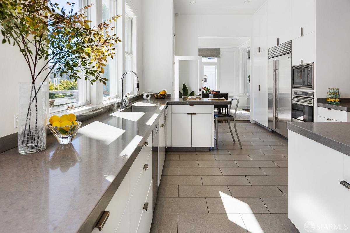 Detail Gallery Image 26 of 57 For 2830 Pacific Ave, San Francisco,  CA 94115 - 6 Beds | 6/2 Baths