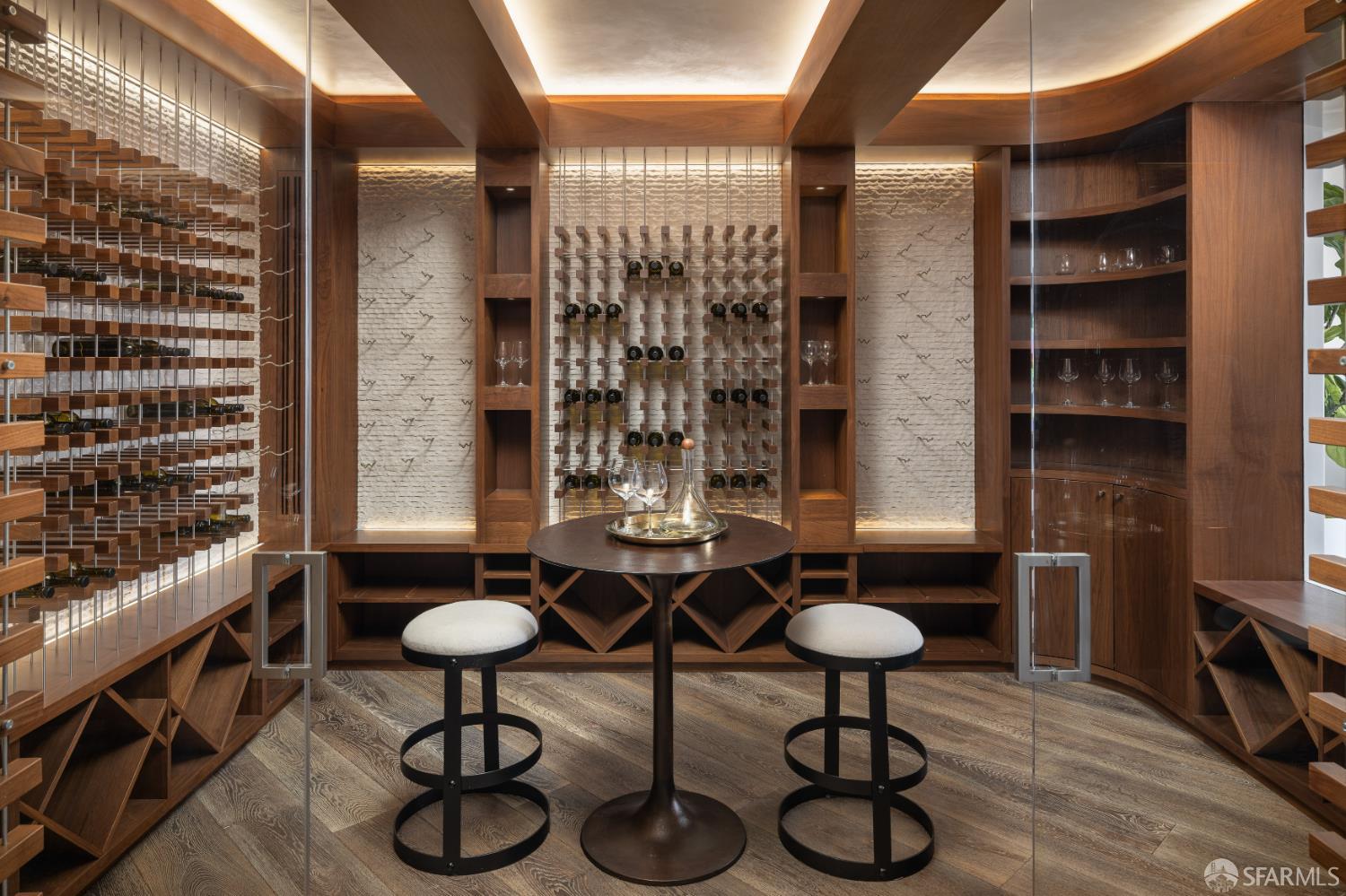 Detail Gallery Image 40 of 47 For 2626 Larkin St, San Francisco,  CA 94109 - 6 Beds | 5/3 Baths