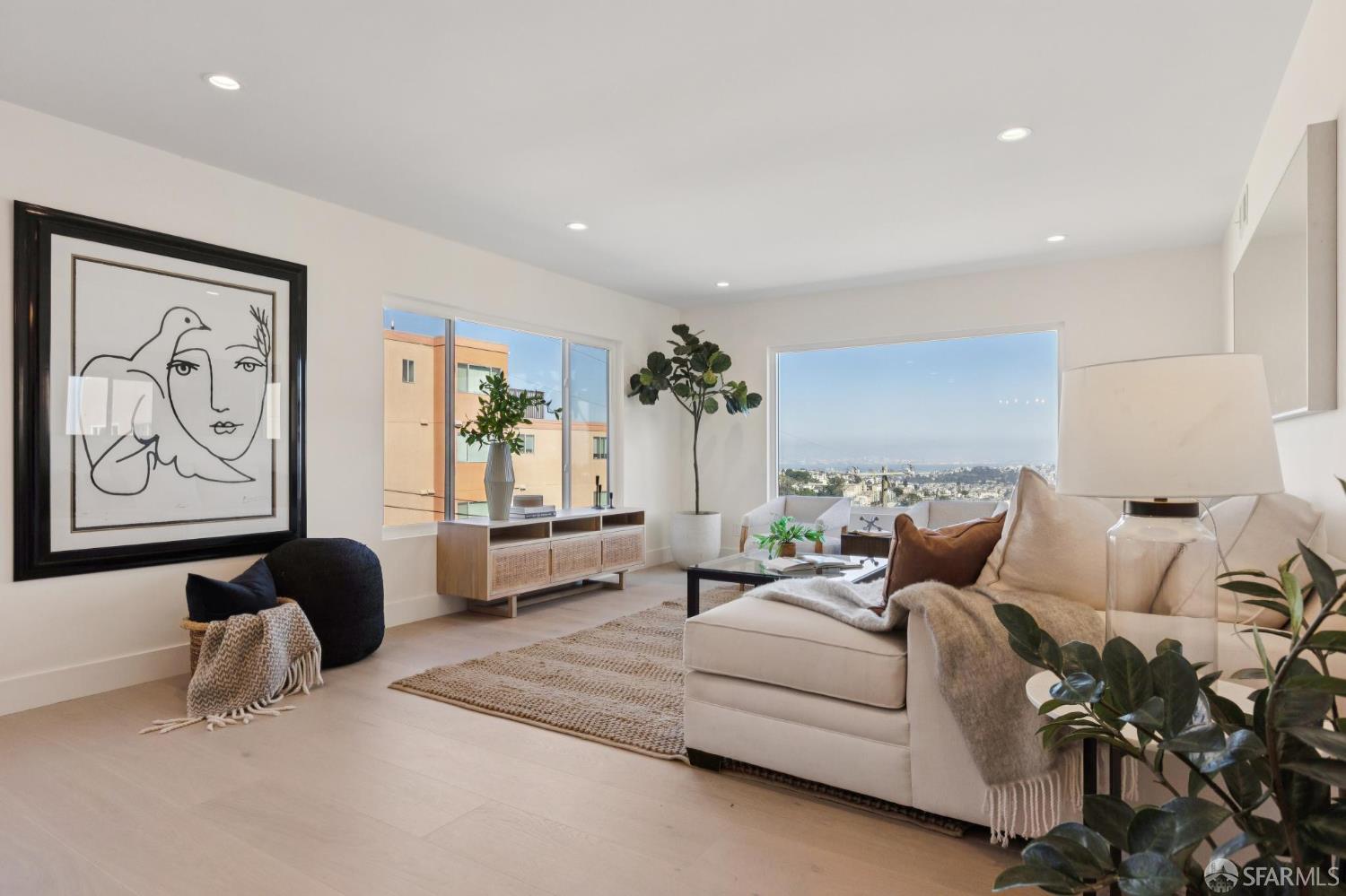 Detail Gallery Image 3 of 34 For 505 Grand View Ave #2ND,  San Francisco,  CA 94114 - 2 Beds | 2 Baths