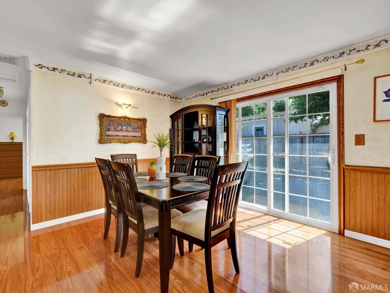 Detail Gallery Image 9 of 29 For 30964 Faircliff St, Hayward,  CA 94544 - 3 Beds | 2 Baths