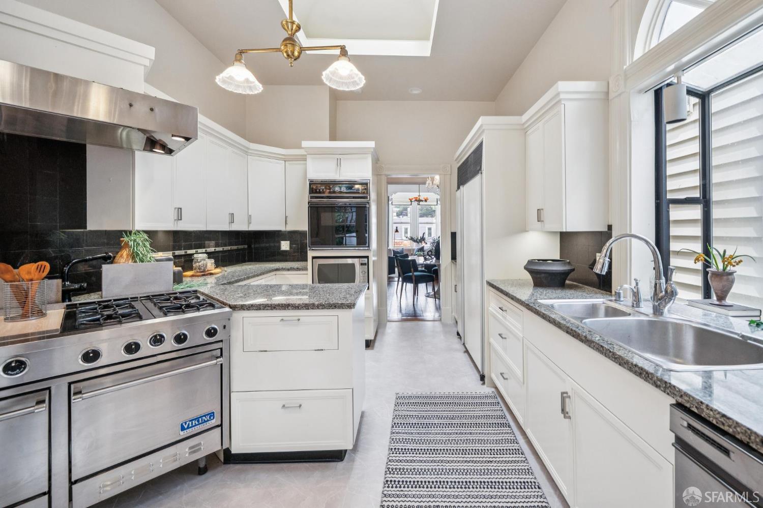 Detail Gallery Image 22 of 68 For 4431 19th St, San Francisco,  CA 94114 - 3 Beds | 2 Baths