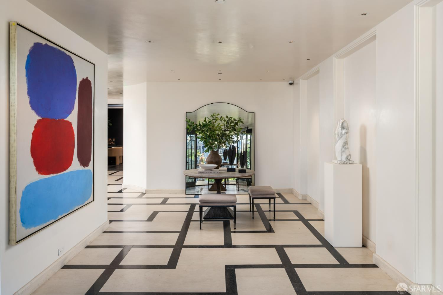 Detail Gallery Image 9 of 47 For 2626 Larkin St, San Francisco,  CA 94109 - 6 Beds | 5/3 Baths