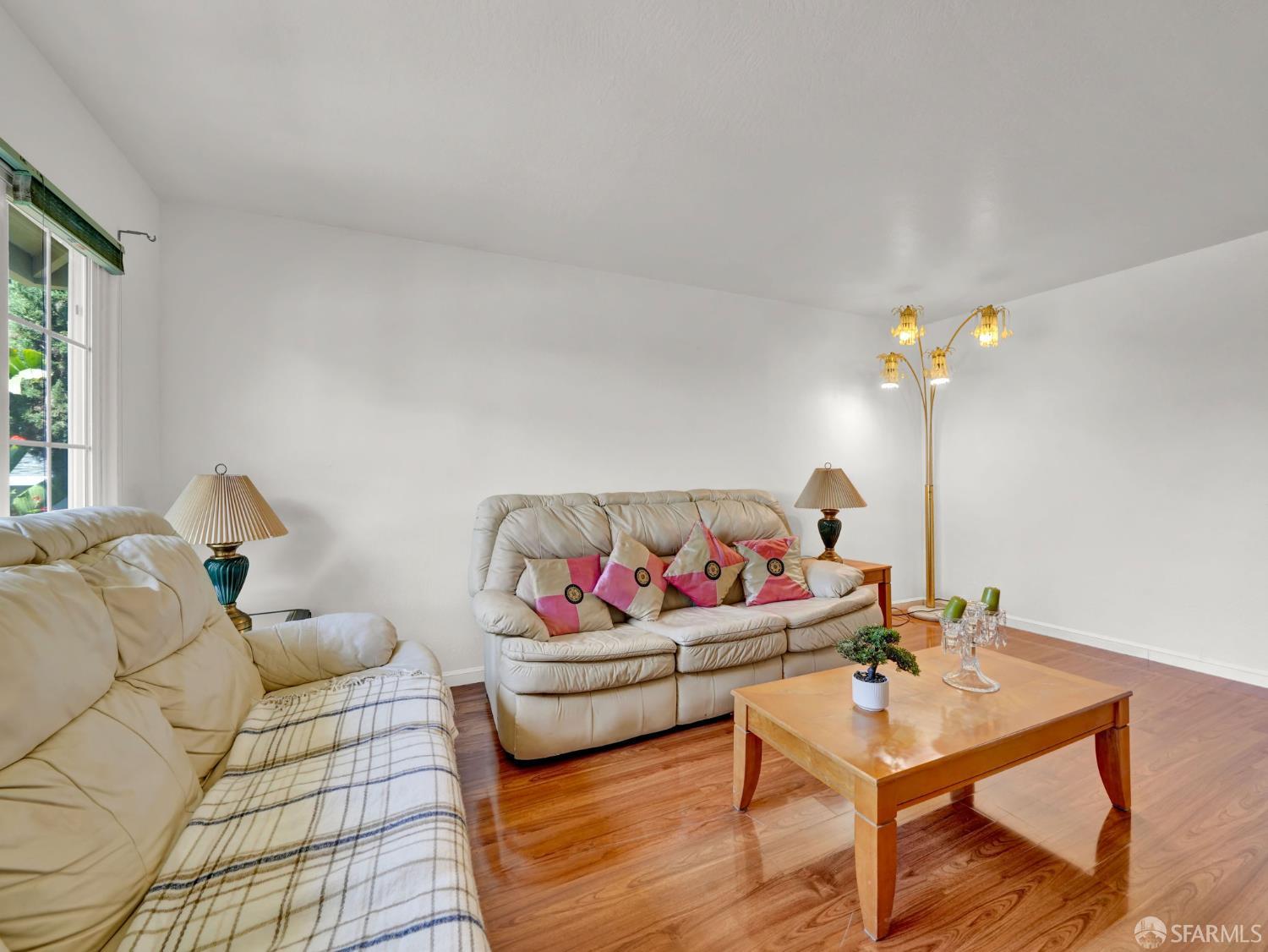 Detail Gallery Image 5 of 29 For 30964 Faircliff St, Hayward,  CA 94544 - 3 Beds | 2 Baths