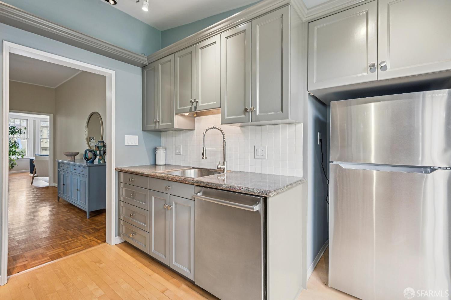 Detail Gallery Image 12 of 29 For 437 Staples Ave, San Francisco,  CA 94112 - 1 Beds | 1 Baths