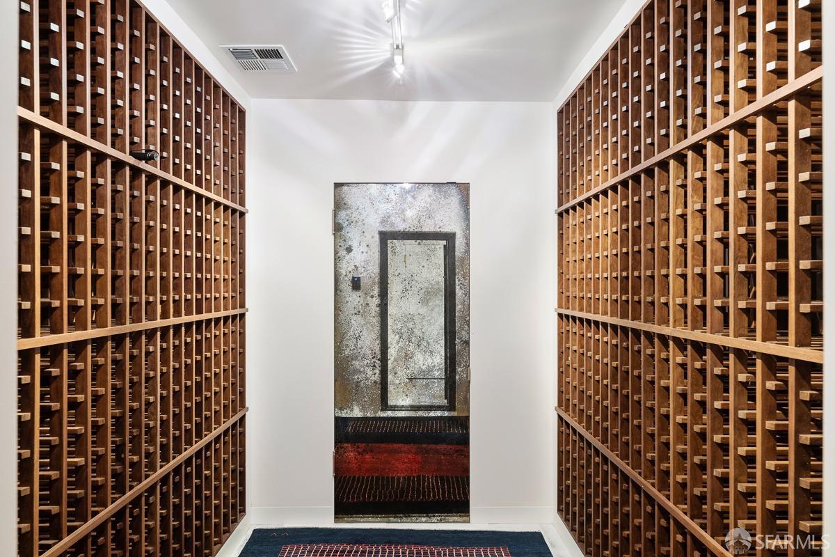 Detail Gallery Image 49 of 57 For 2830 Pacific Ave, San Francisco,  CA 94115 - 6 Beds | 6/2 Baths