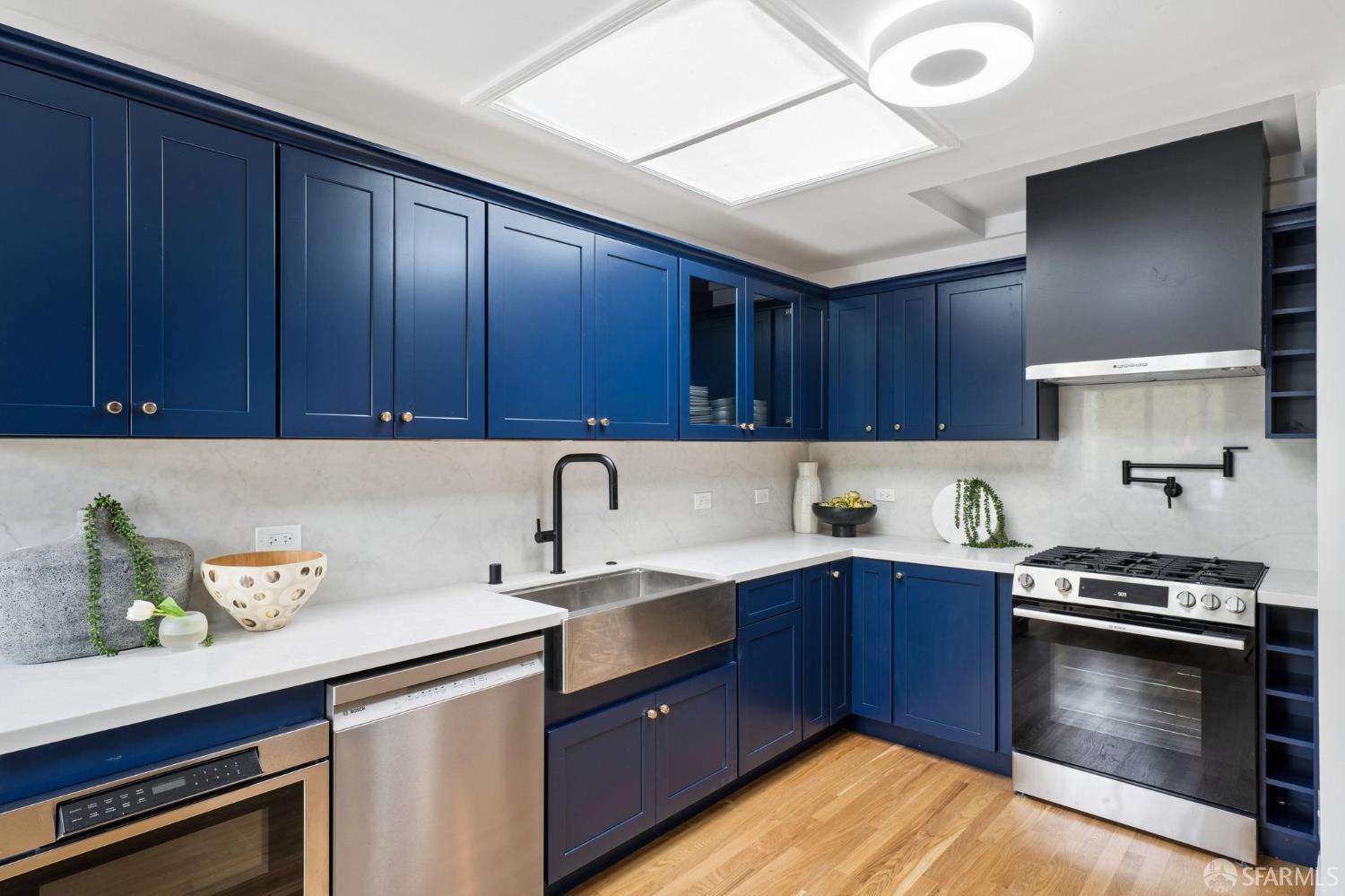 Detail Gallery Image 10 of 33 For 1955 28th Ave, San Francisco,  CA 94116 - 2 Beds | 1 Baths