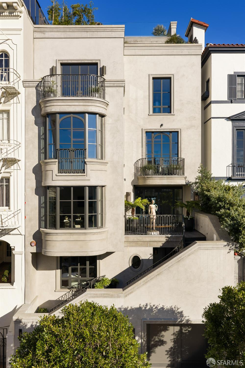 Detail Gallery Image 7 of 47 For 2626 Larkin St, San Francisco,  CA 94109 - 6 Beds | 5/3 Baths